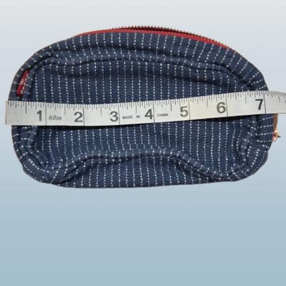 Levi's Strauss & Co Mini Pouch With White Stitch Detail - Picture 2 of 8